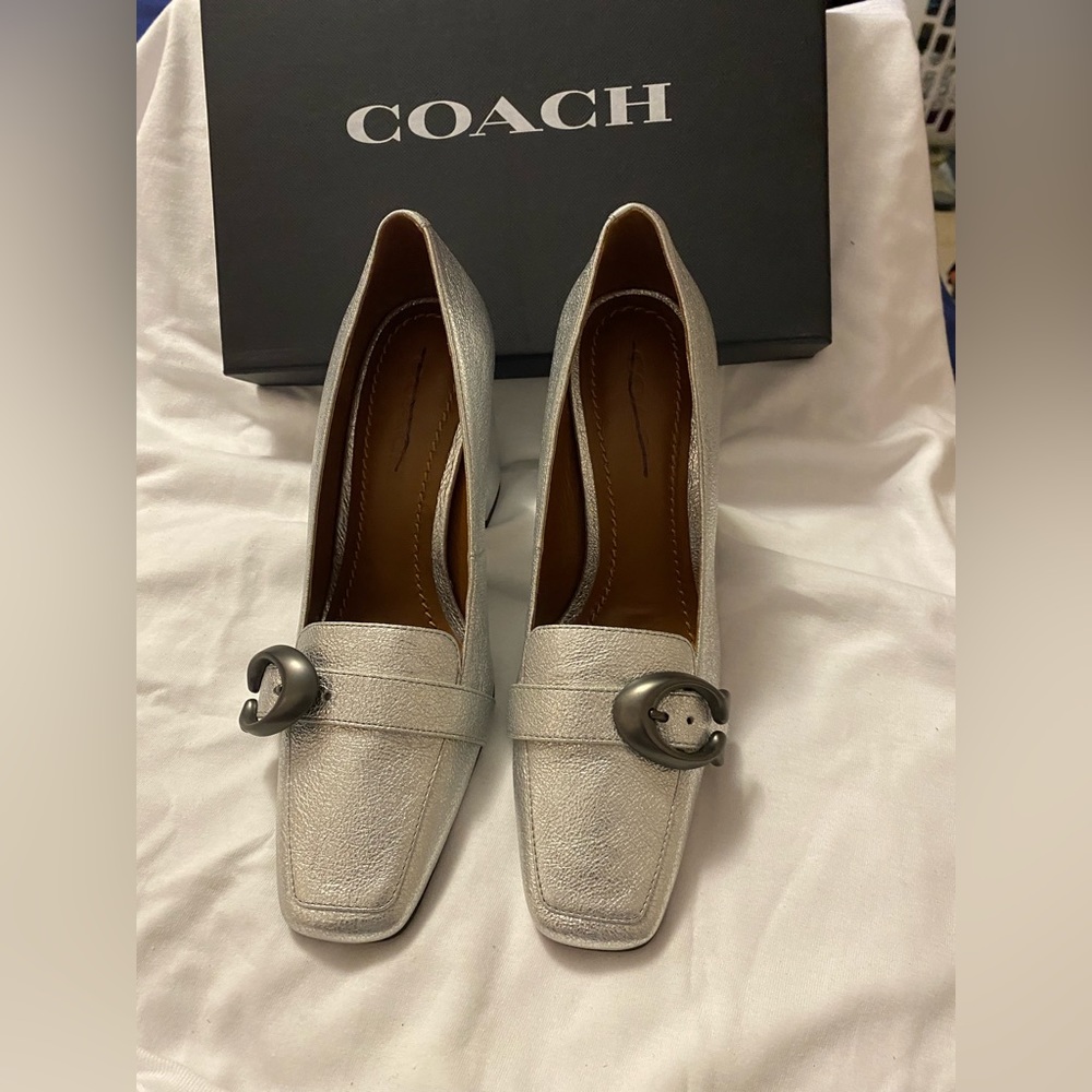NWT NWT COACH SILVER PUMPS WITH C EMBLEM